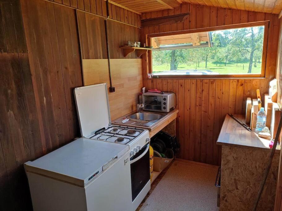 Beehive Cabin On A Farm 拉多夫吉卡 外观 照片