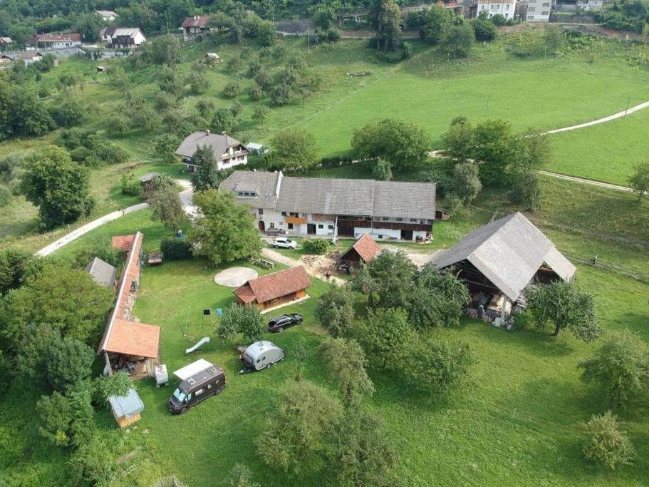 Beehive Cabin On A Farm 拉多夫吉卡 外观 照片