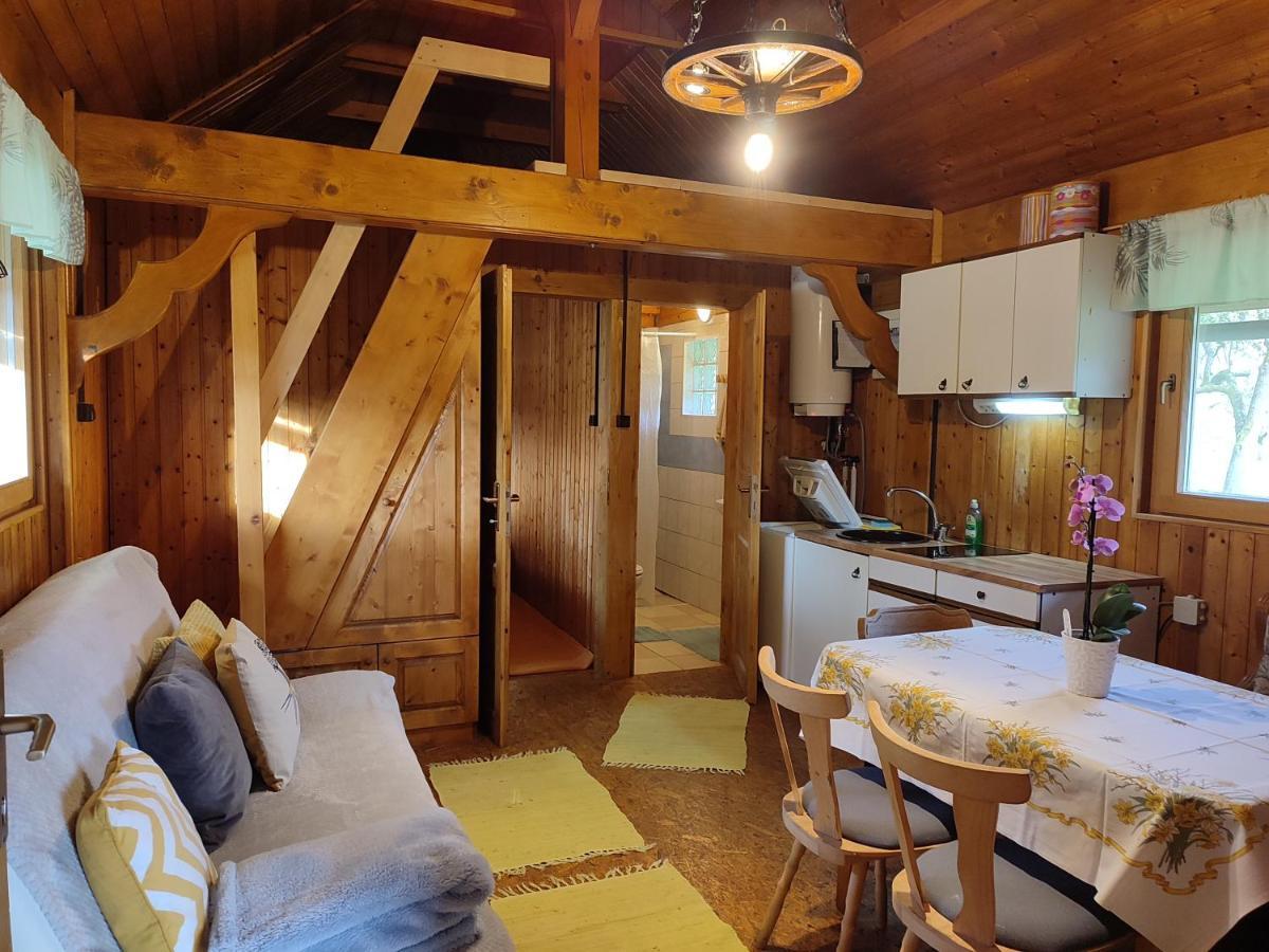 Beehive Cabin On A Farm 拉多夫吉卡 外观 照片