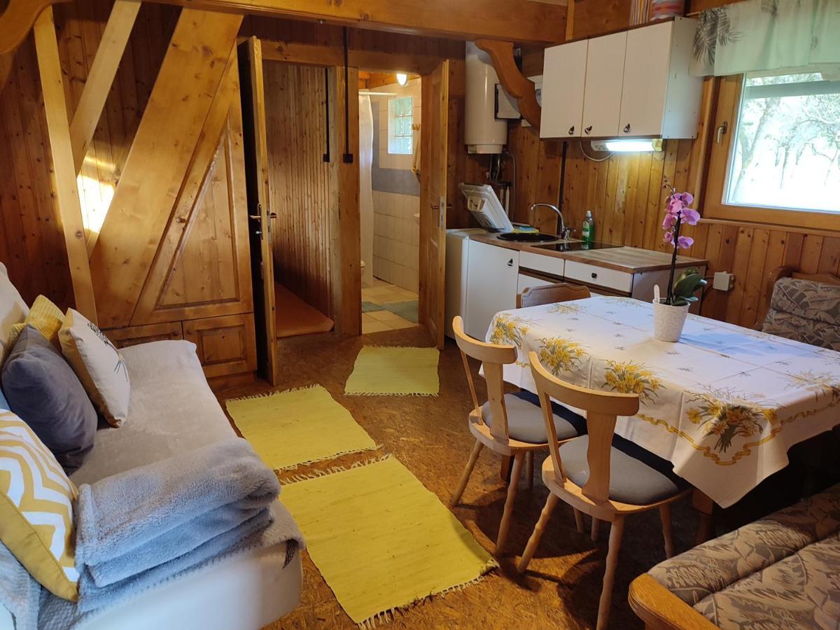 Beehive Cabin On A Farm 拉多夫吉卡 外观 照片